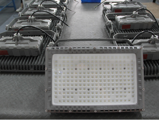 T80℃のアルミニウム産業照明をつける20-300W耐圧防爆LEDの洪水