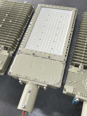 街路灯塗装ブース防爆LED照明器具 – クラス1 ディビジョン1、50W～250W、危険場所定格