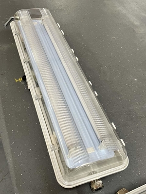 2×48インチ 防爆型LEDチューブライト – 115lm/W ABSハウジング 危険区域用工業用照明
