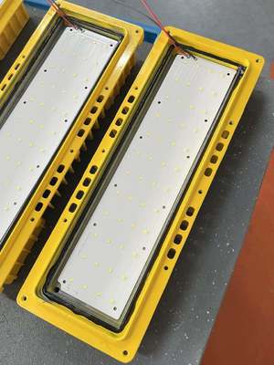 100W 防炎 LED フラッドリニアライト – 体育館や競技場照明用のハロゲン代替