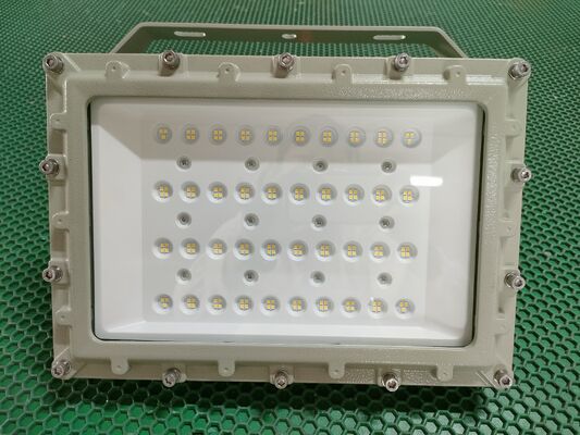 5年間フル保証 リスクエリア LED産業用投光器 IP66 50-240W 140lm/W ATEX IECEx ゾーン1 & 2 認証済み