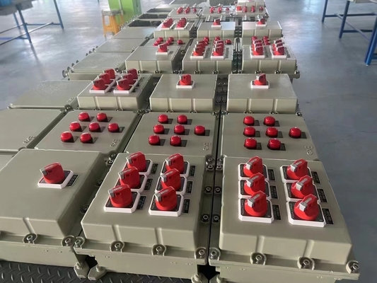 IP65 ステンレス鋼 壁掛け電気制御パネル 囲い AC 220V/380V Ex 防水制御パネル