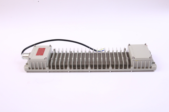 IP66 と WF2 防護レベル 爆発防止 LED 線形光 100-277VAC 工業用エリア用 100lm/W 効率