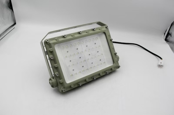 石油化学工業 135ルメン/ワット 150W 防爆 LED 防洪灯 ゾーン1,2&amp;ゾーン2122