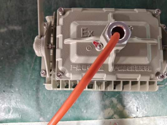 ATEX IECEx RoHS ISO9001 50W 防爆LED 防水灯 危険な廃棄物施設用