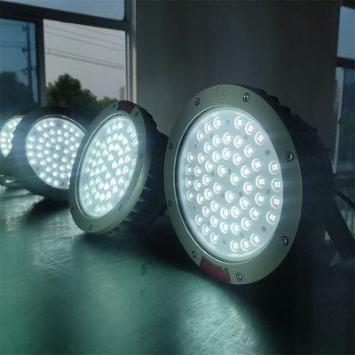 WF2 度 CREE 耐火 LED ベイ ランプ IP66 厳しい環境のために