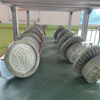 50000 時間 長寿命 WF2 防爆 LED 湾照明 IP66 離岸海上港口ターミナル用