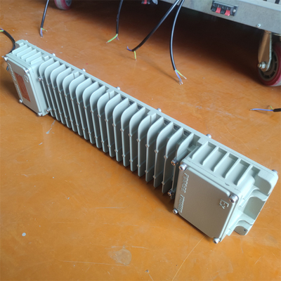 エクスプローフ線形光 ATEX IEC IP66 WF2 工業用アルミ LED 海上照明装置 90-295V 100Watt