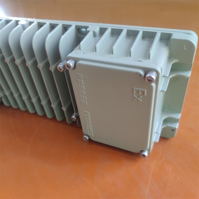 防爆LEDランプ 装置 RoHS ATEX IECEx 厳しい環境のための産業用ライト 200Watt 295V