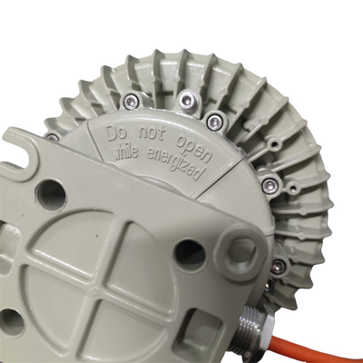 爆発防止LED照明器 ATEX IEC 評価185lm/w エネルギー効率 IP66 WF2 ゾーン1 オイルガス産業用照明