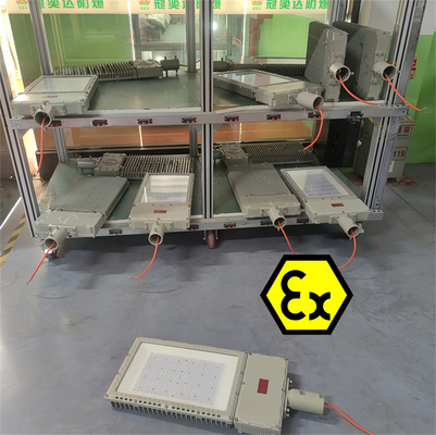 RoHS認証の爆発防止LED投光灯 IP66 防水 石油ガス 化学的危険地帯 CRI Ra≥80