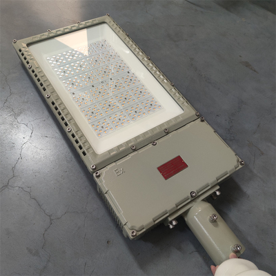 IP66 ATEX IECEx CNEX 認証 防爆型屋外 LED フラッドライト オフショアプラットフォーム、製油所、危険物プラントに最適