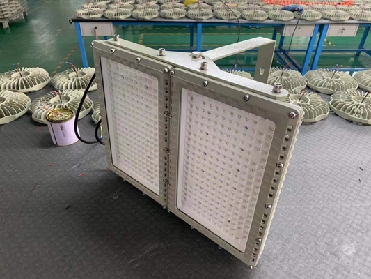 防爆 3000-5700K アルミ製 LED 洪水灯 石油ガス精製所用 IP66 認証