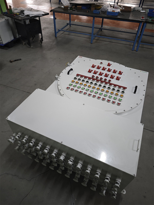 ATEX 380V 防火制御パネル 産業用電源配送パネル アルミニウム材料 防腐 IP66 危険地帯1 2 21 22 定電 ≤250A