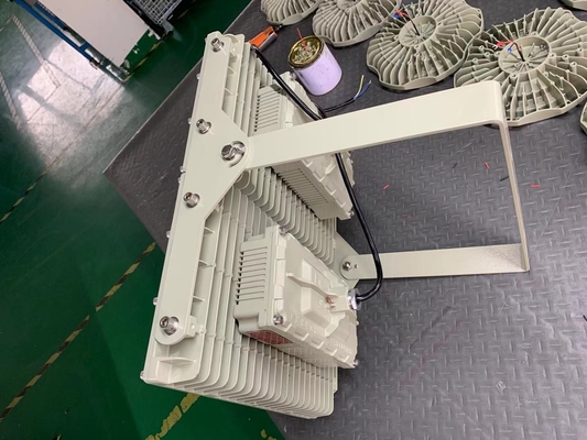 カスタマイズ可能な電圧爆発防止LED投光灯 OEMサーバー AC90-380V