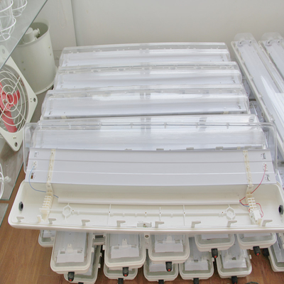 100lm/w 光効率 防爆 投光光 全プラスチック GRP 構造 120~140° 射線角