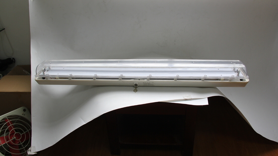 ATEX IECEx CNEX 認証 防爆 LED リニアライト 危険場所 Zone 1 & Zone 2 用 - 省エネ 防水型 産業用照明 オイルガス化学環境向け