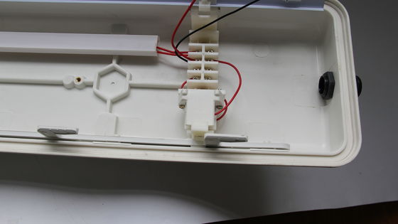 BYSシリーズ 防爆型リニアライト トリプル認証 - ATEX/IECEx/CNEX 承認済み危険場所用LED照明器具、IP66定格、5年保証、ワット数とサイズのカスタマイズ可能