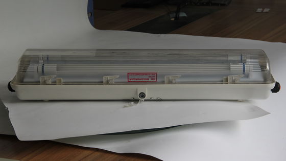 危険な地域 石油・ガス 化学工場 鉱山 海洋施設 防爆 線形LEDライト 産業用品 IP66 照明 効率的な設計 耐久性0.6/1.2m ATEX/IECEx/CNEX