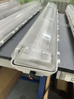 2×48インチ 防爆型LEDチューブライト – 115lm/W ABSハウジング 危険区域用工業用照明