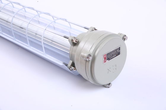 ATEX防爆LEDリニアライト器具 100lm/w IP66 湿潤環境向け Zone 21 および 22 耐腐食性 Ex Db Eb IIC T6 Gb、Ex Tb IIIC T80℃ Db 耐久性
