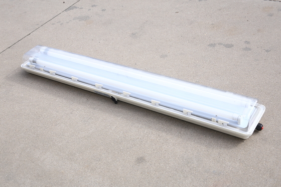 50/60Hz 防爆 LED ライト、90-305VAC/50-60HZ または 24V DC 入力電圧