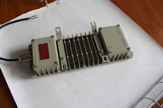 天井取り付け防爆LED投光器 耐久性と石油産業向け照明