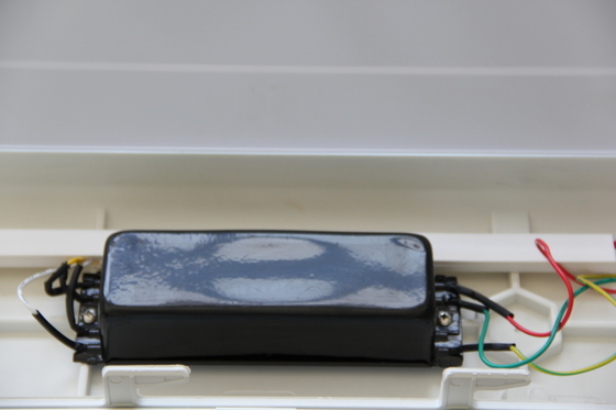 ATEX/IECEx/CNEX 認証された危険区域用LED灯具,IP66級,5年間の保証,カスタマイズ可能なワット容量とサイズ