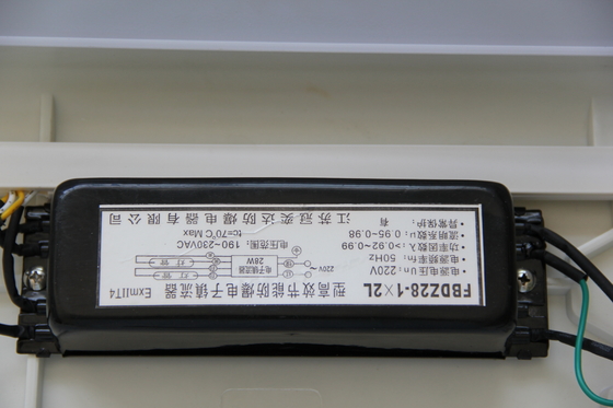 ATEX/IECEx/CNEX 認証された危険区域用LED灯具,IP66級,5年間の保証,カスタマイズ可能なワット容量とサイズ