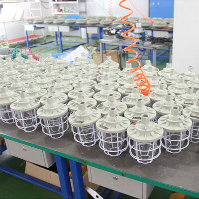 IP65 Explosion Proof HID Lighting Featuring E27 Lamp Holder Suitable for Industrial Hazardous Environment Lighting