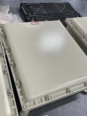 カスタマイズされたアルミニウム合金ATEX防爆ジャンクションボックス、SS304&316素材、G3/4ケーブルエントリ、石油精製所向け