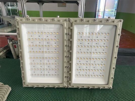 IP66防爆型産業用投光器、ATEX 50-240W、140lm/W発光効率、IECExゾーン1 & 2認定、5年保証