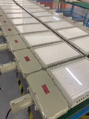 ATEX/IECEx 防爆 LED 街路灯電球 IP66 防水 50-200 ワット LED ビーム角度 120 度 Zone1 2/Zone 21 22 危険区域用