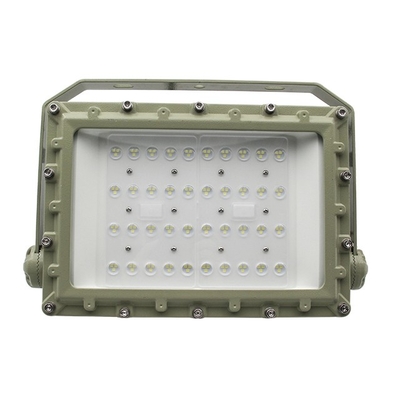 AC100-277V電圧50wとIP66保護レベル 石油ガスおよび産業用エリアのための防爆LED洪水灯