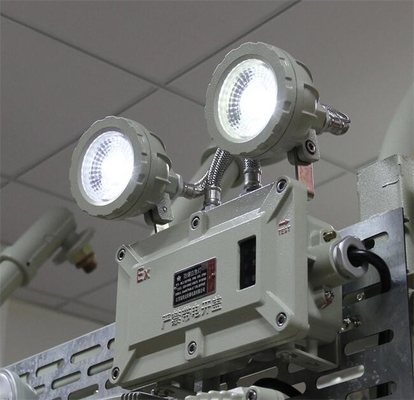 2*4.5w 防災用ダブルヘッドライト 壁に設置された ATEX LED 防爆灯 危険場所への防災灯