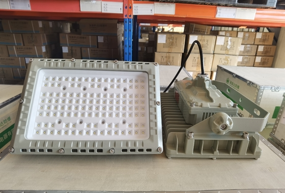 150w Ip66 と 130lumen / Watt 爆発防止 LED 洪水照明 ゾーン1,2&amp;ゾーン2122